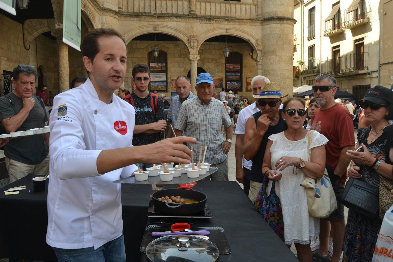 El comercio local abarrota las calles de Miróbriga