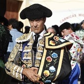 El Capea, listo para el paseíllo en la plaza de toros de Guijuelo.