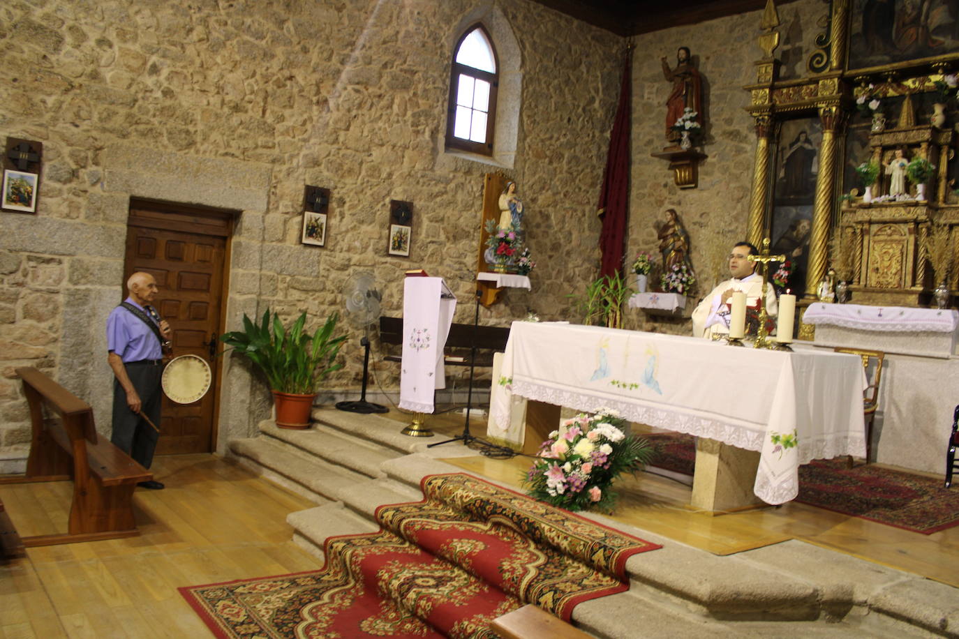 Los mayores de Santibáñez de la Sierra celebran su fiesta