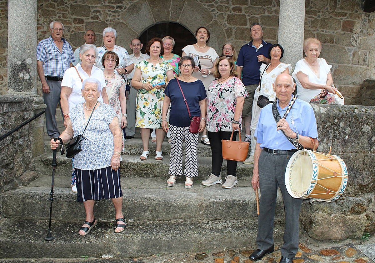 Los mayores de Santibáñez de la Sierra celebran su fiesta