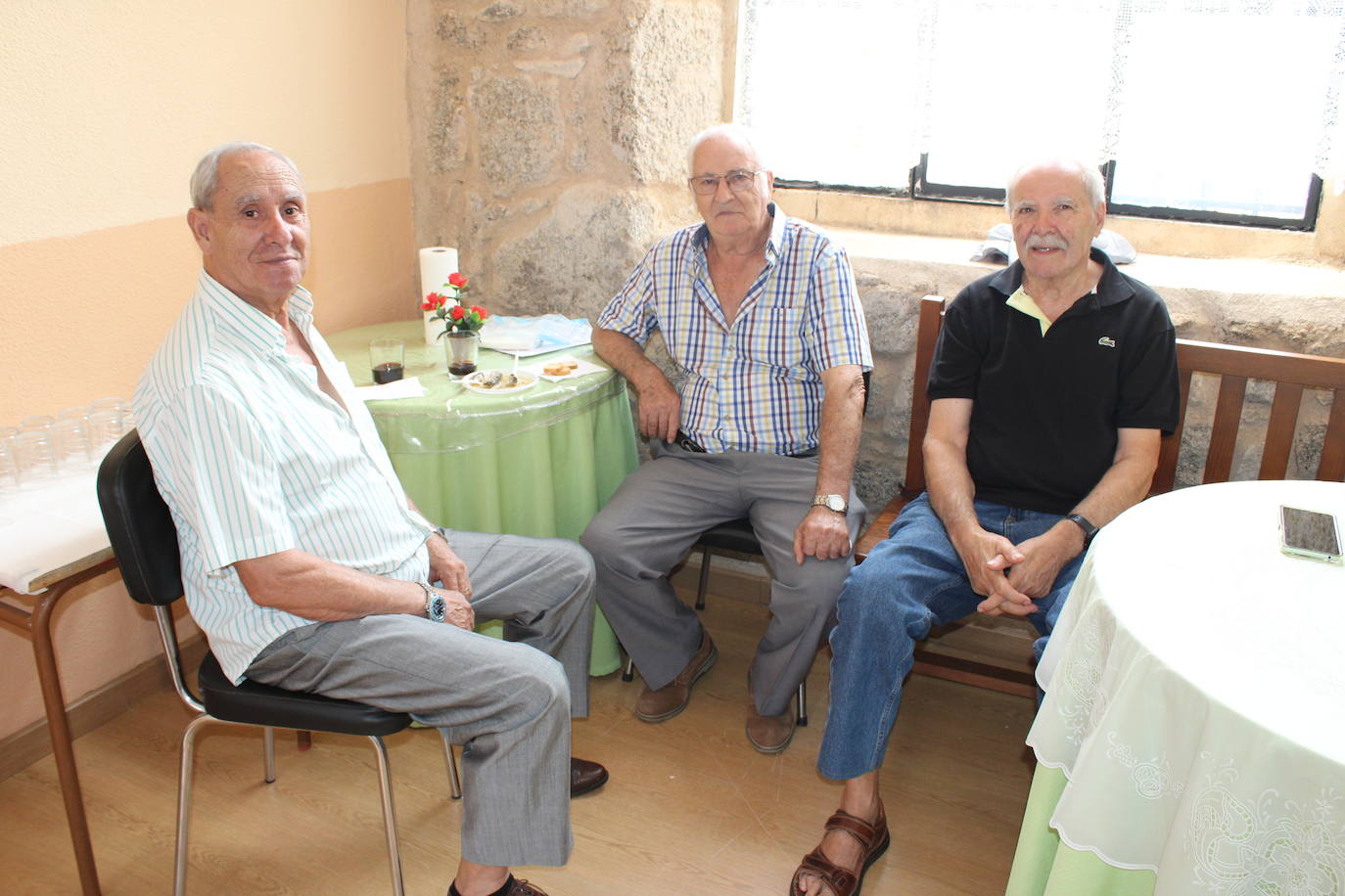 Los mayores de Santibáñez de la Sierra celebran su fiesta
