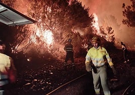 Los Bomberos, trabajando en la zona.