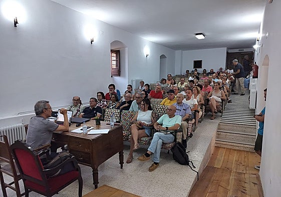 Asistentes a la reunión informativa.
