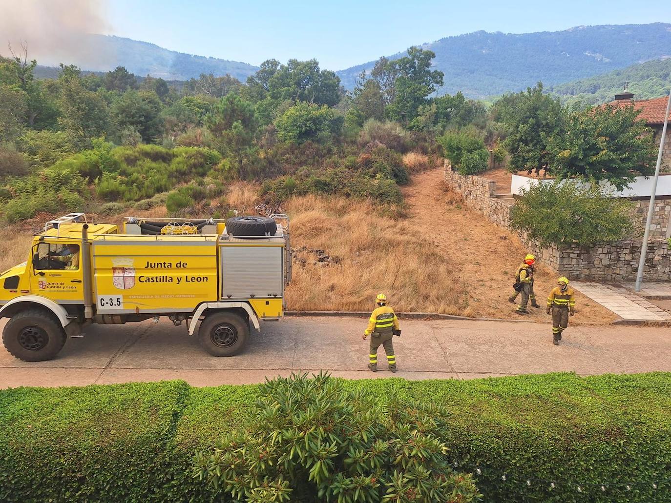 Así están siendo las labores de extinción del terrible incendio de La Alberca