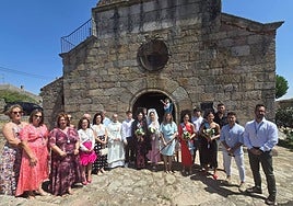 Fuentes de Oñoro celebra la procesión y el ofertorio a la Virgen.