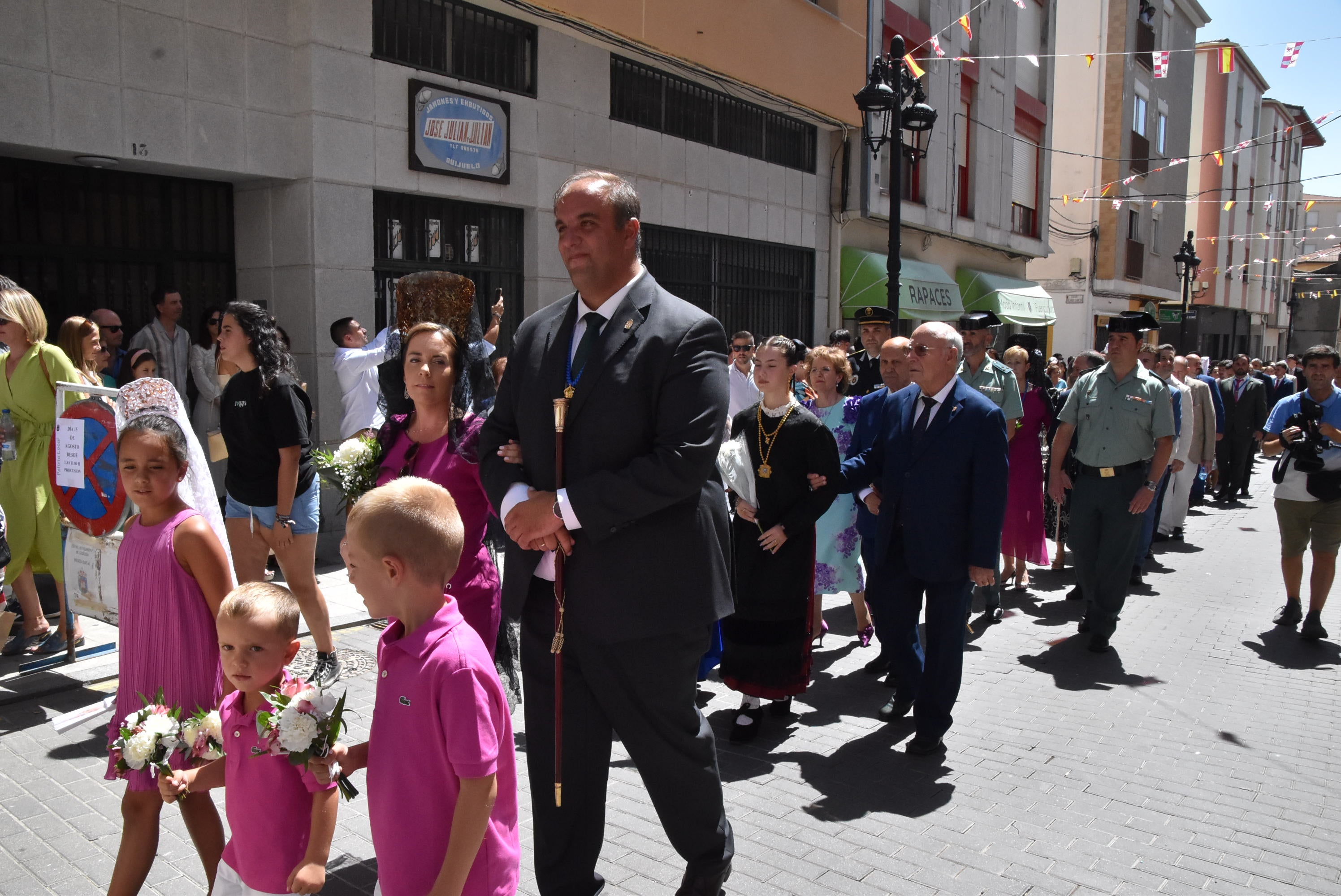 Guijuelo renueva su devoción con la Virgen de la Asunción en el día grande de sus fiestas