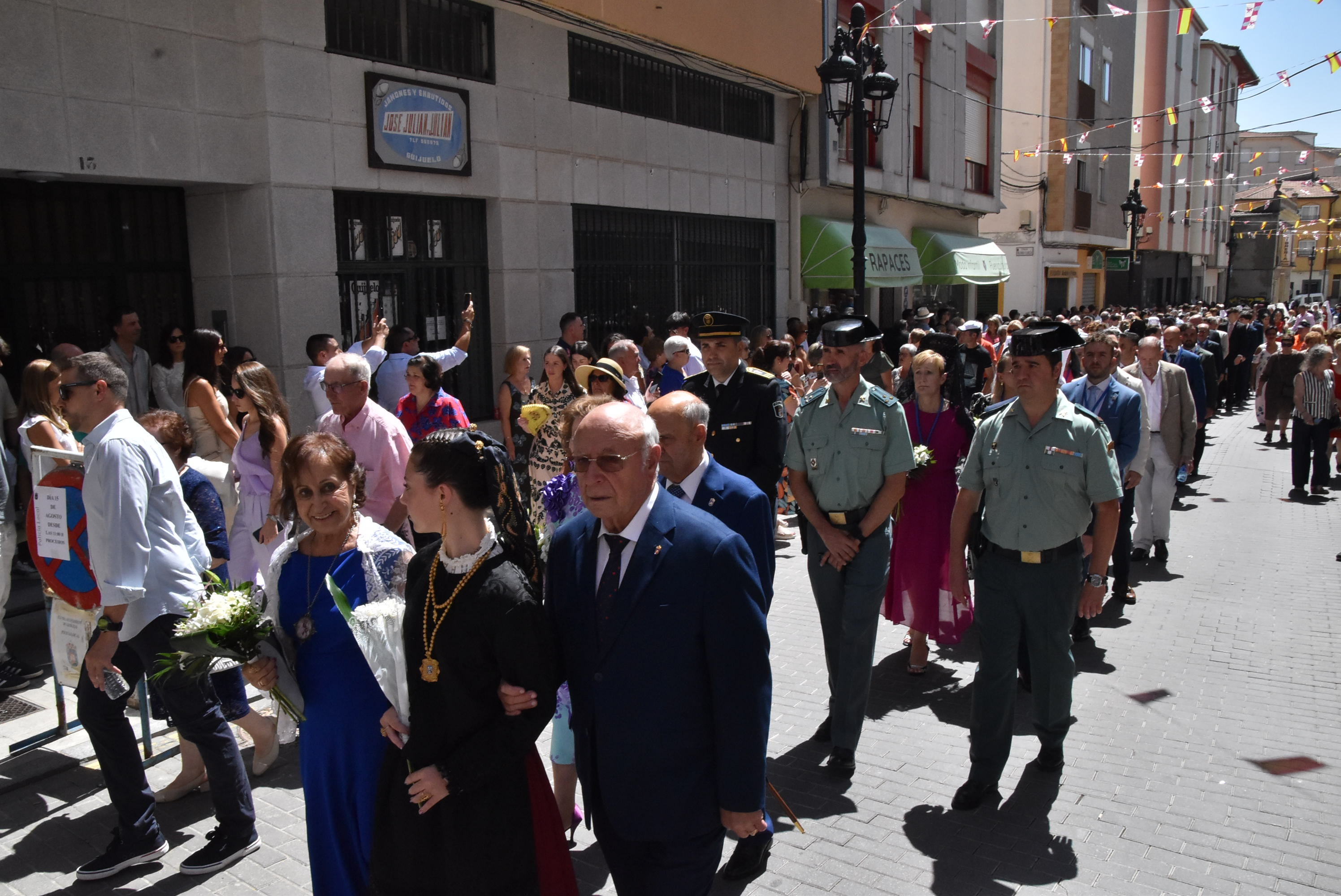 Guijuelo renueva su devoción con la Virgen de la Asunción en el día grande de sus fiestas