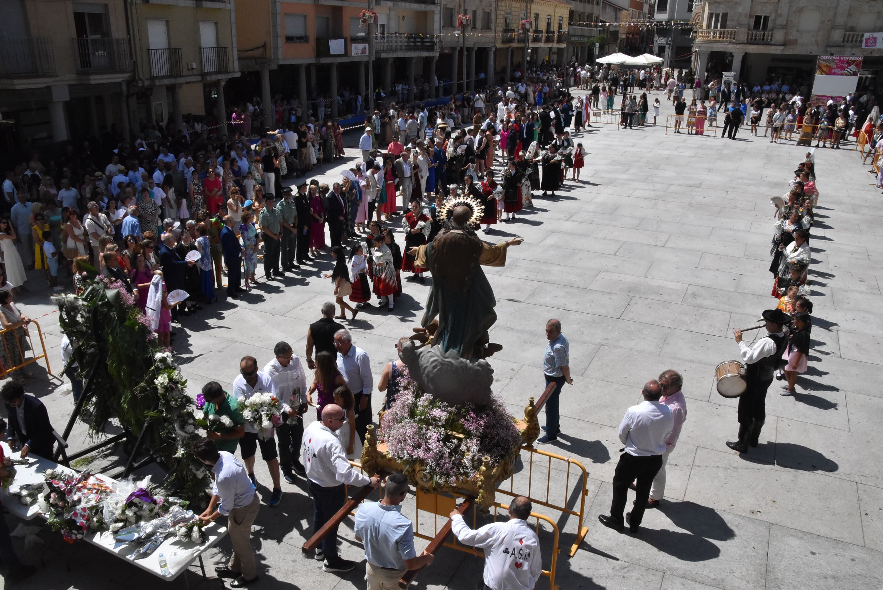 Guijuelo renueva su devoción con la Virgen de la Asunción en el día grande de sus fiestas