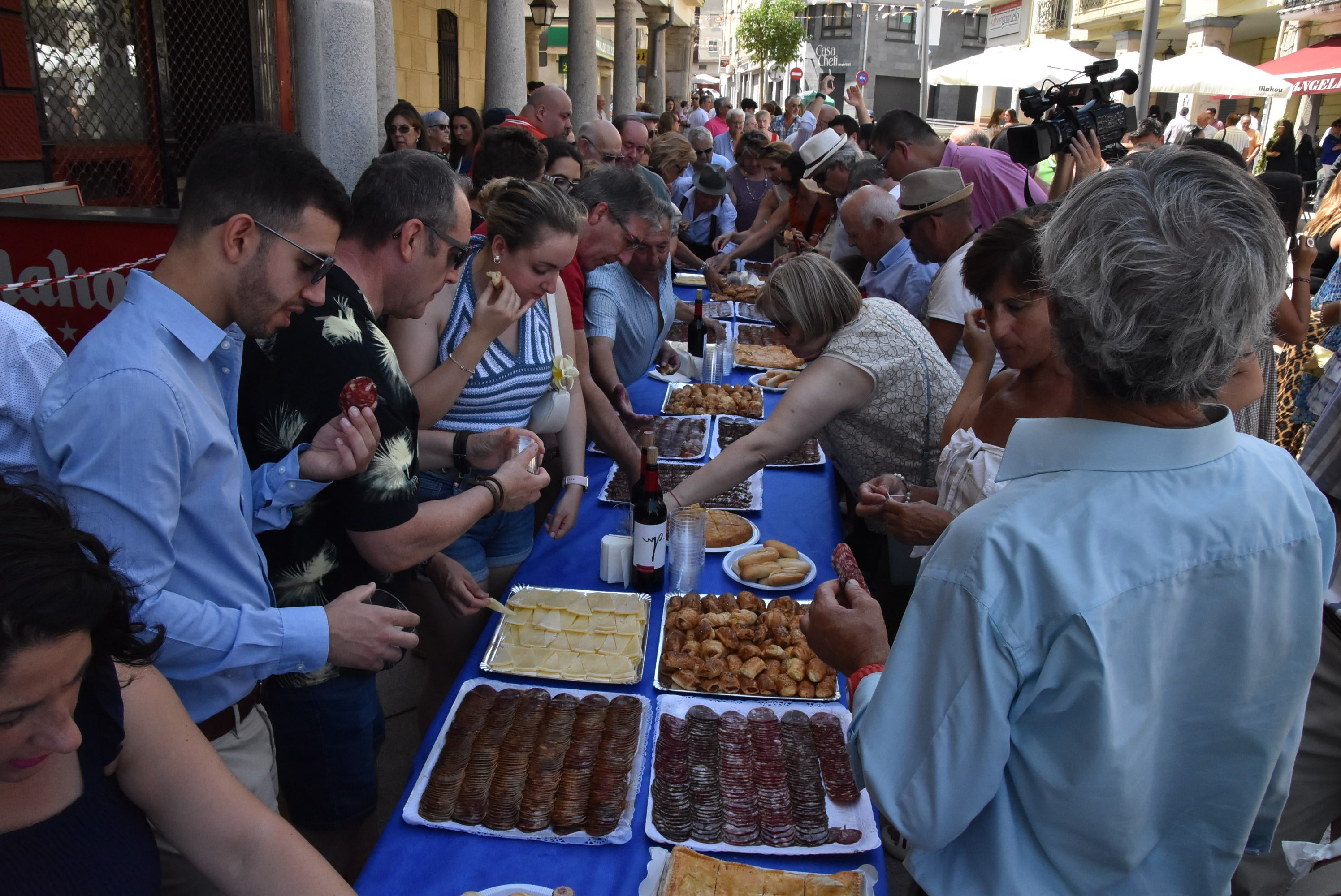 Guijuelo renueva su devoción con la Virgen de la Asunción en el día grande de sus fiestas