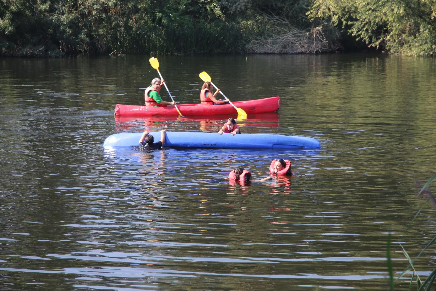Villamayor de Armuña disfruta de las fiestas de verano con el río Tormes y la merienda de peñas