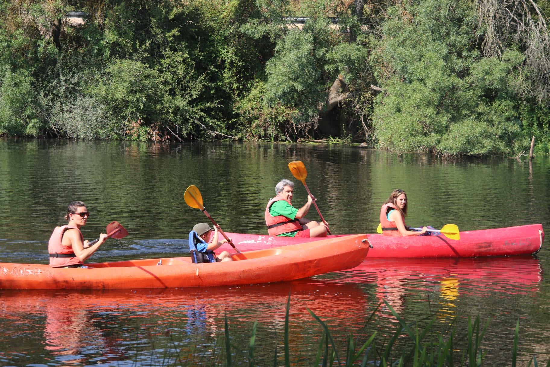 Villamayor de Armuña disfruta de las fiestas de verano con el río Tormes y la merienda de peñas