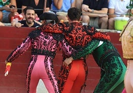 Momento en el que Juan Luis Moreno es trasladado a la enfermería.