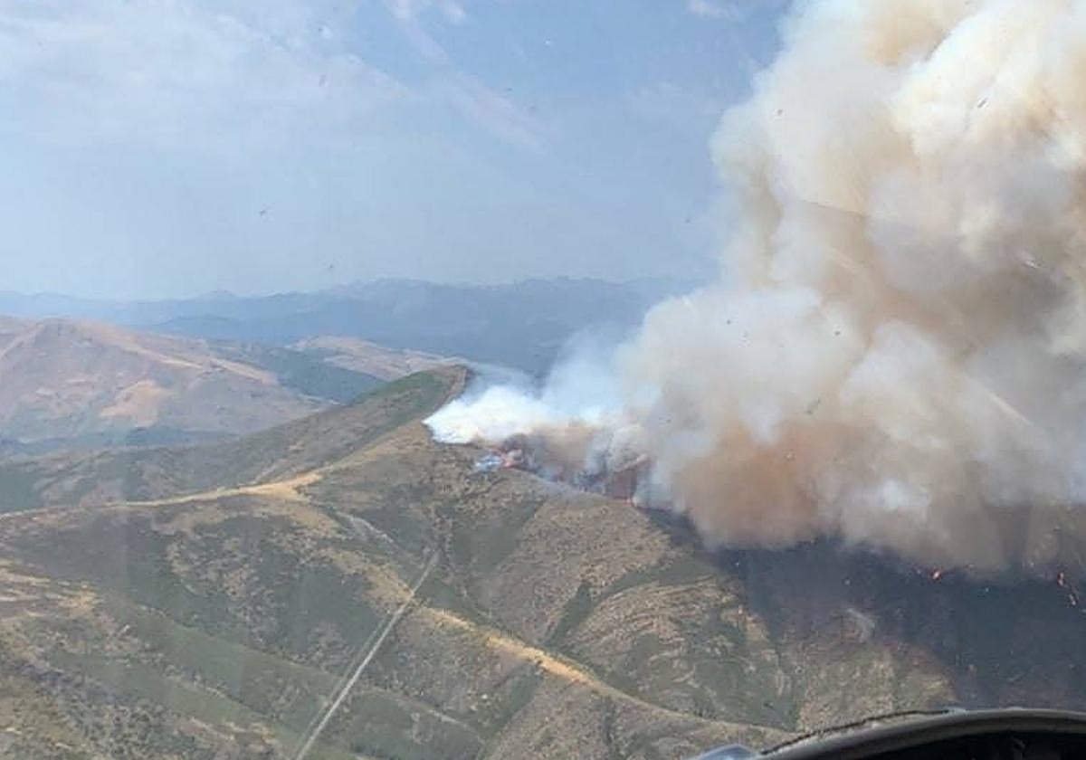 Drama con los incendios de Castilla y León: registra 18 incendios activos, nueve en gravedad 2 y tres en nivel 1