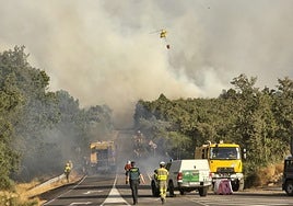 Imagen del incendio declarado en El Payo.