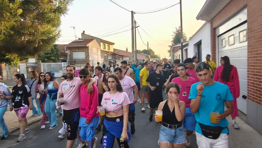 Grandes dosis de animación juvenil por las calles de Babilafuente