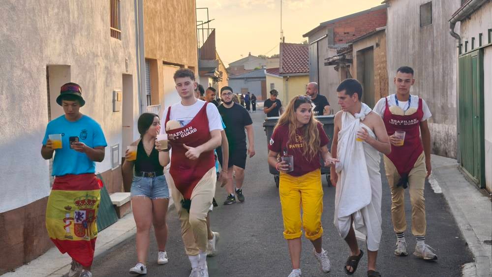 Grandes dosis de animación juvenil por las calles de Babilafuente