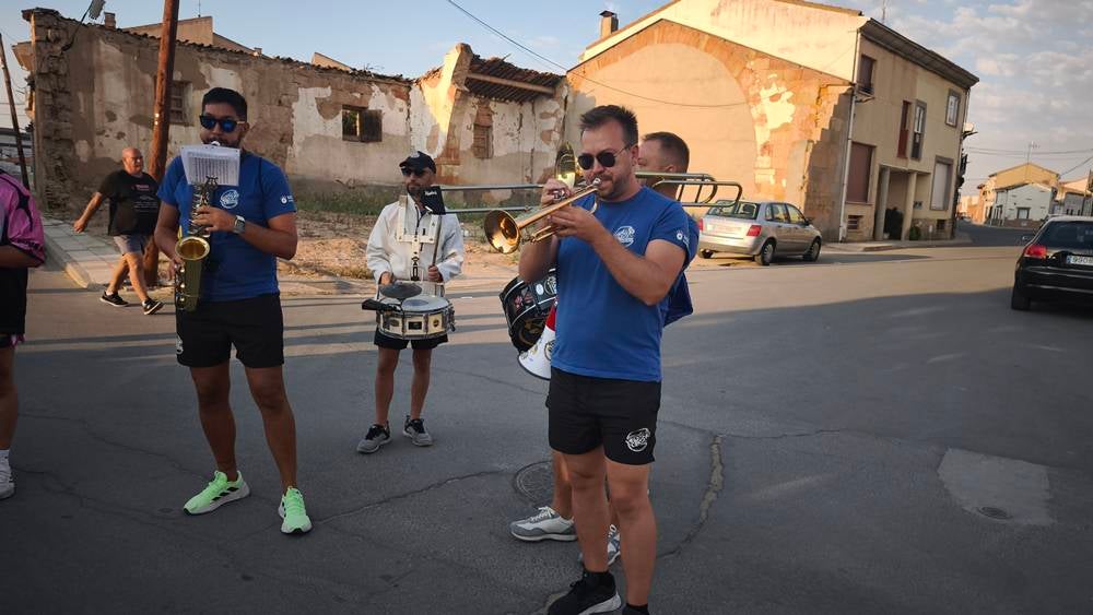 Grandes dosis de animación juvenil por las calles de Babilafuente