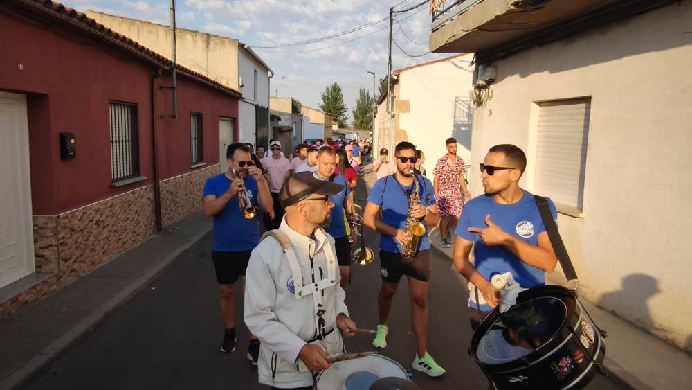 Grandes dosis de animación juvenil por las calles de Babilafuente