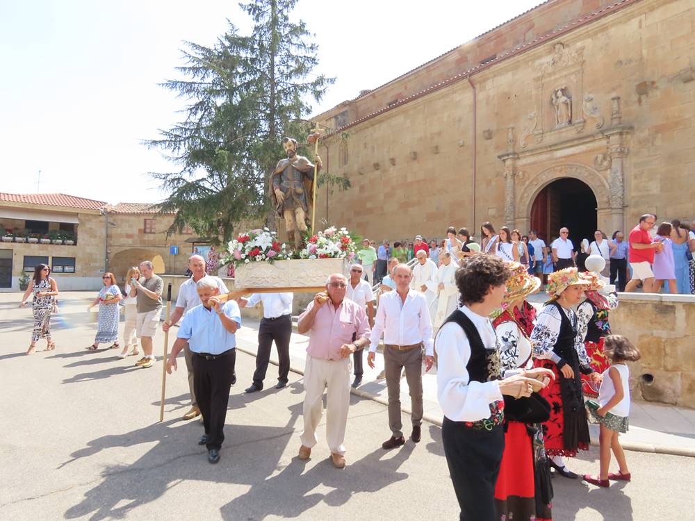 Bailes charros para San Roque en Babilafuente