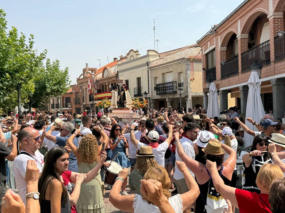Tradicional y centenaria procesión con San Roque en Macotera