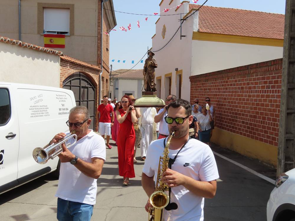 Procesión con San Roque en Cantalpino