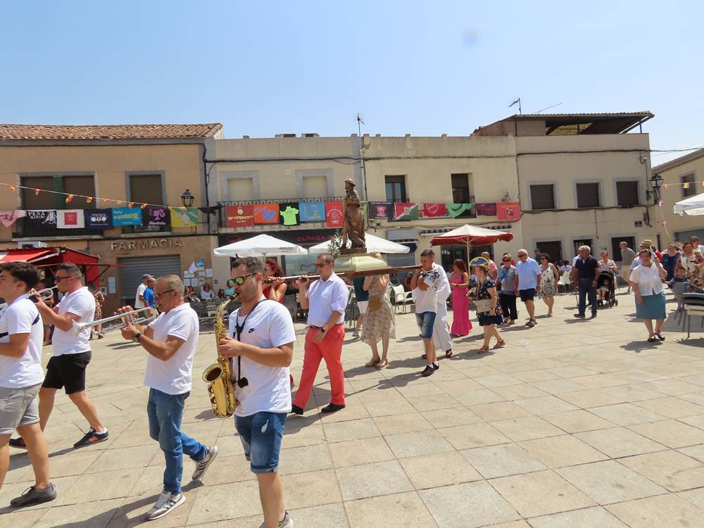 Procesión con San Roque en Cantalpino