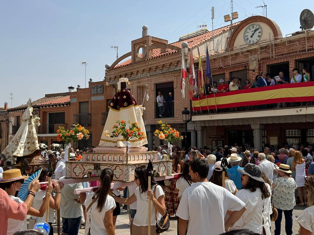 Tradicional y centenaria procesión con San Roque en Macotera