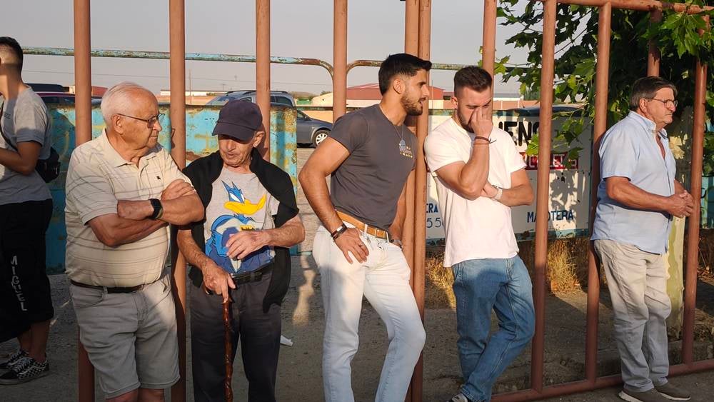 Primer encierro tradicional por las calles de Macotera