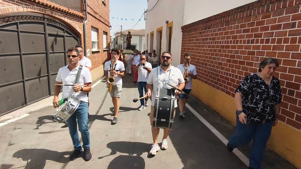 Procesión con San Roque en Cantalpino