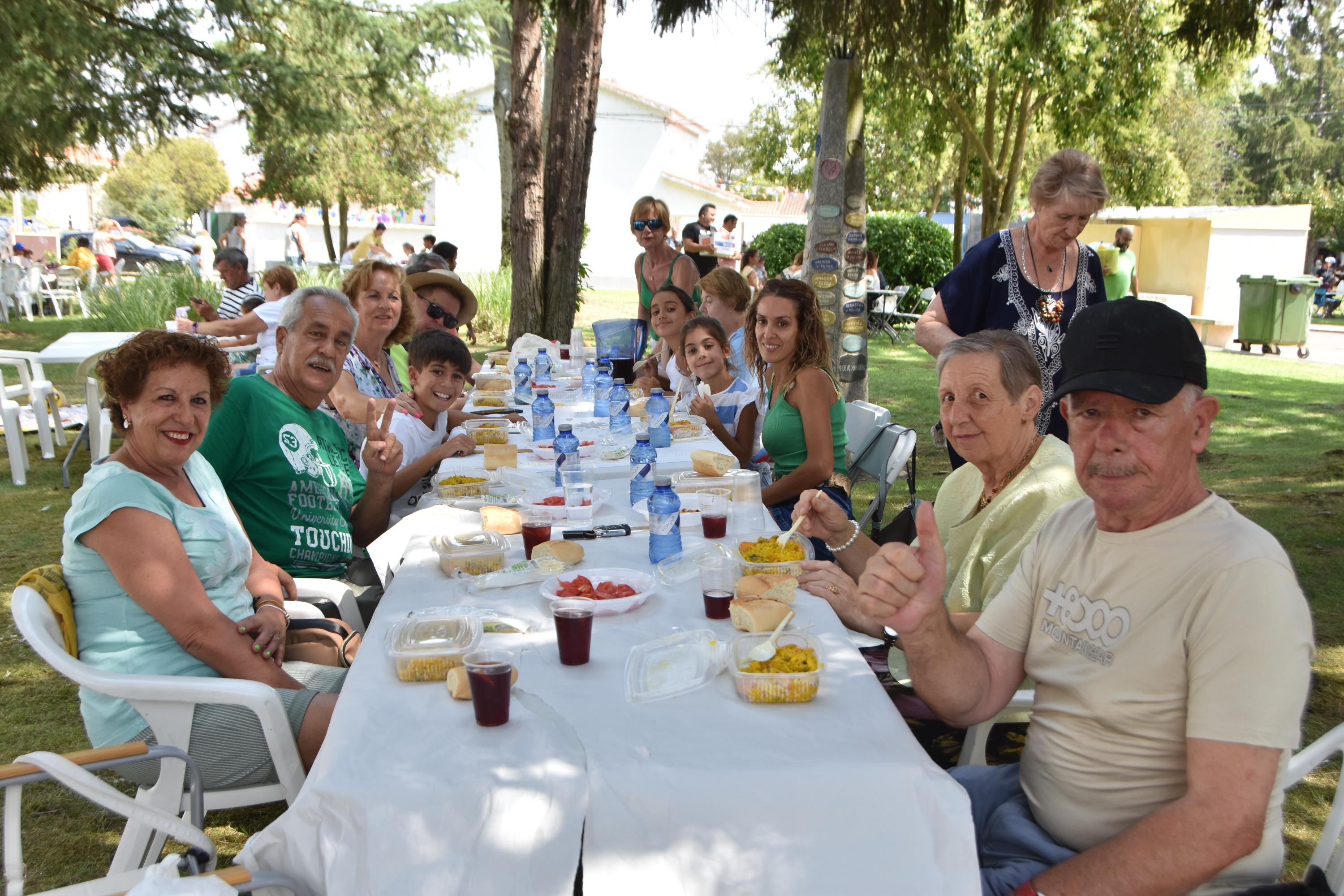 Diversión y paella para 800 en Nuevo Naharros
