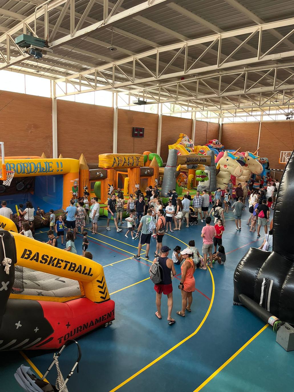 Los niños disfrutan de la fiesta en Guijuelo