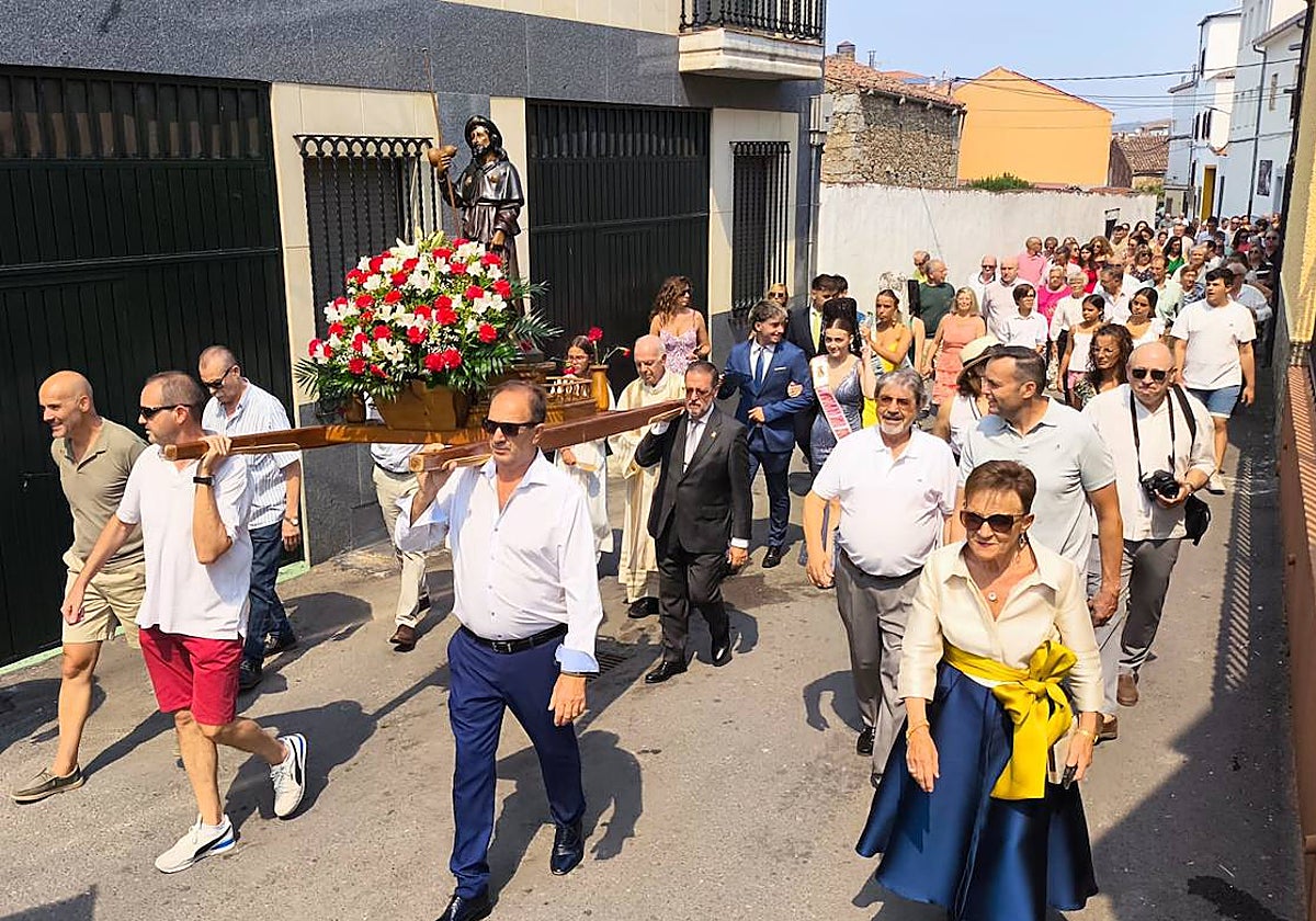 Ledrada vive una intensa jornada por San Roque