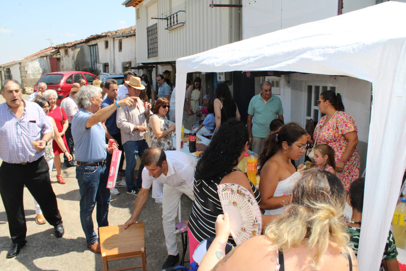 Santa María de los Llanos honra a su patrona