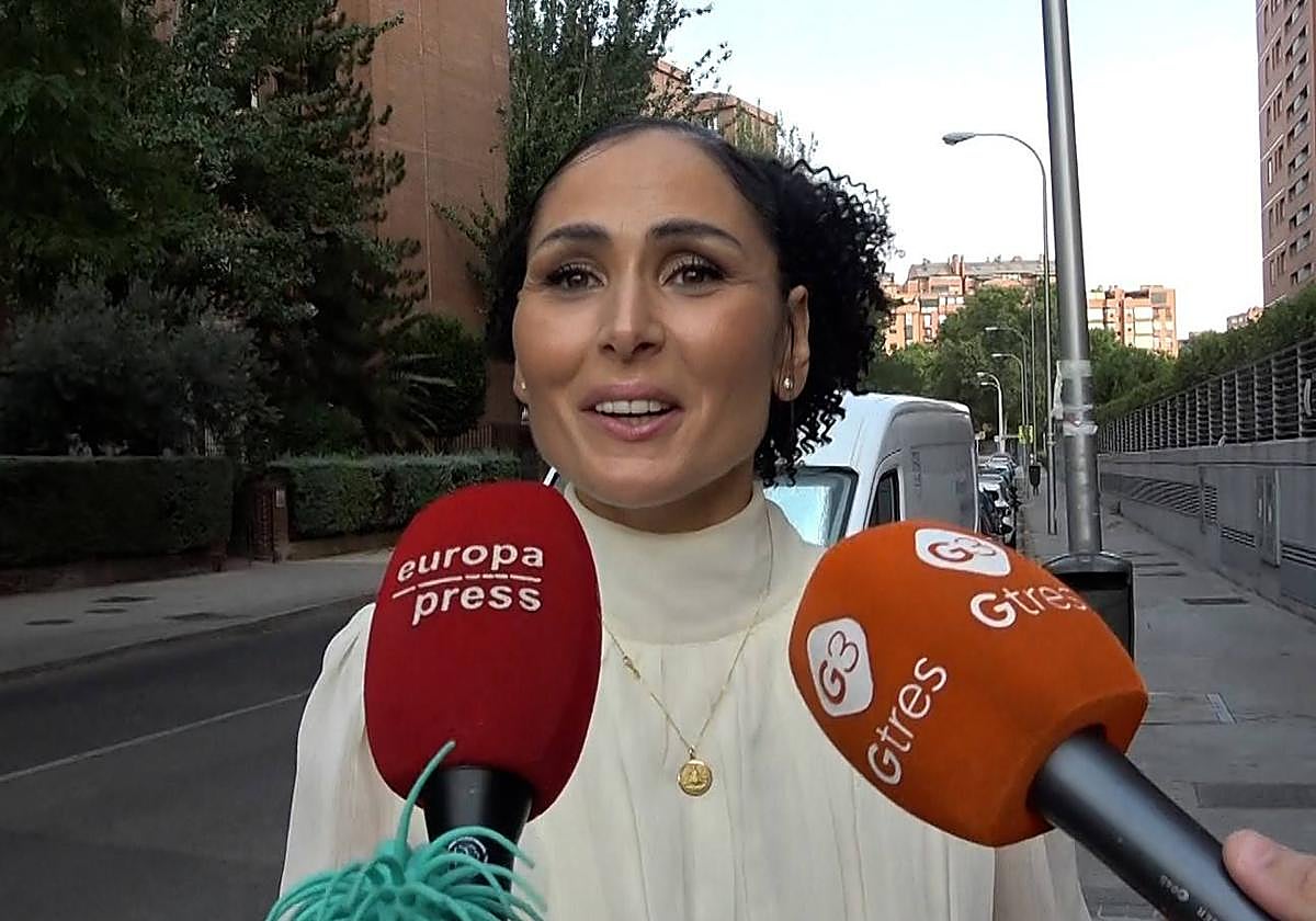 Rosa López, ante los medios de comunicación.