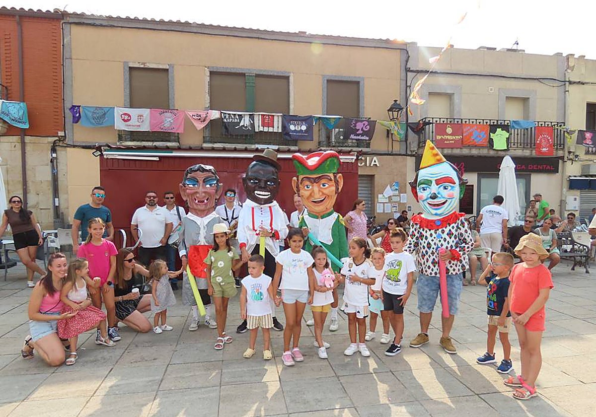 Los cabezudos visitan Cantalpino