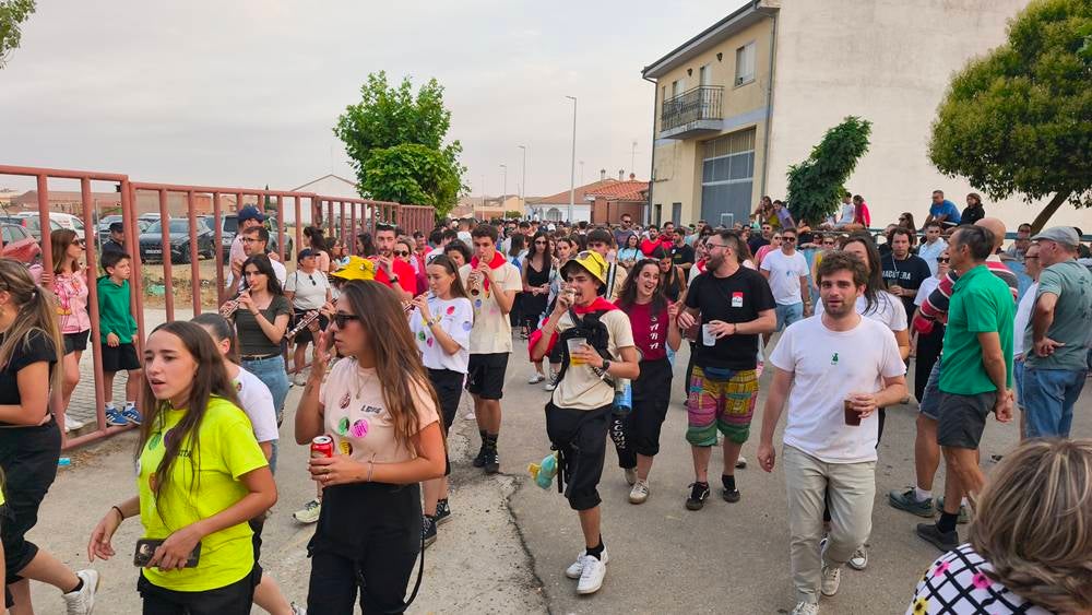 Multitudinario segundo encierro en Macotera