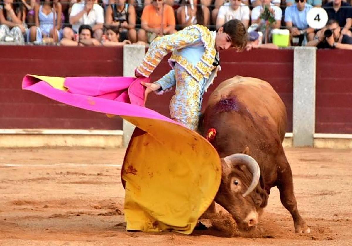 Revolera de Julio Norte a Resistemucho, el sexto de Casasola premiado con la vuelta al ruedo.