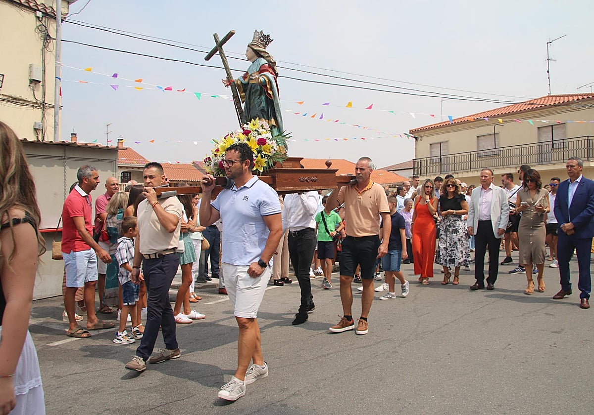 Calzada de Valdunciel llena sus calles para arropar a Santa Elena