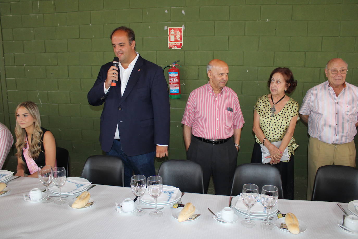 Guijuelo rinde homenaje a los mayores en el final de sus fiestas