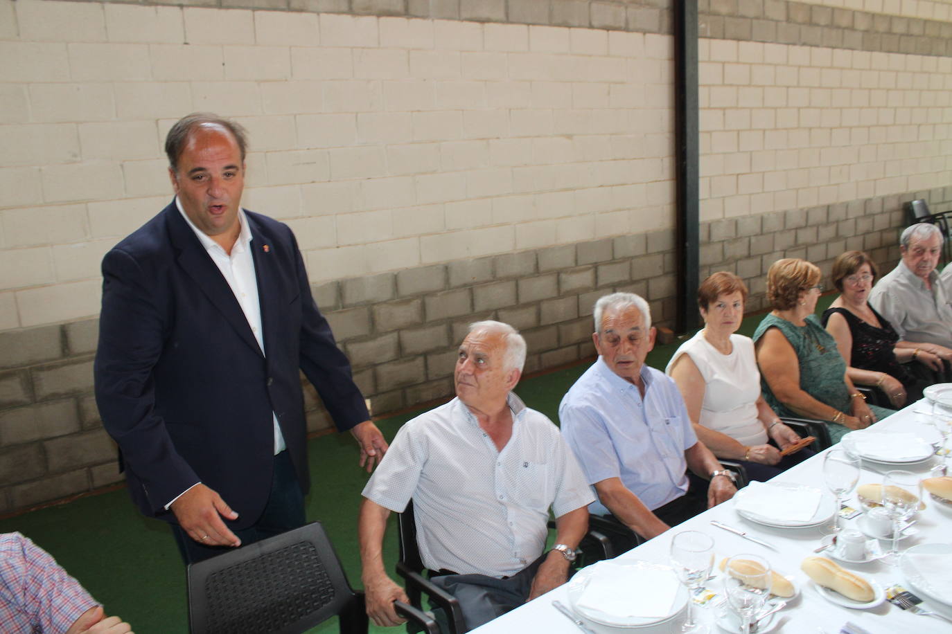 Guijuelo rinde homenaje a los mayores en el final de sus fiestas