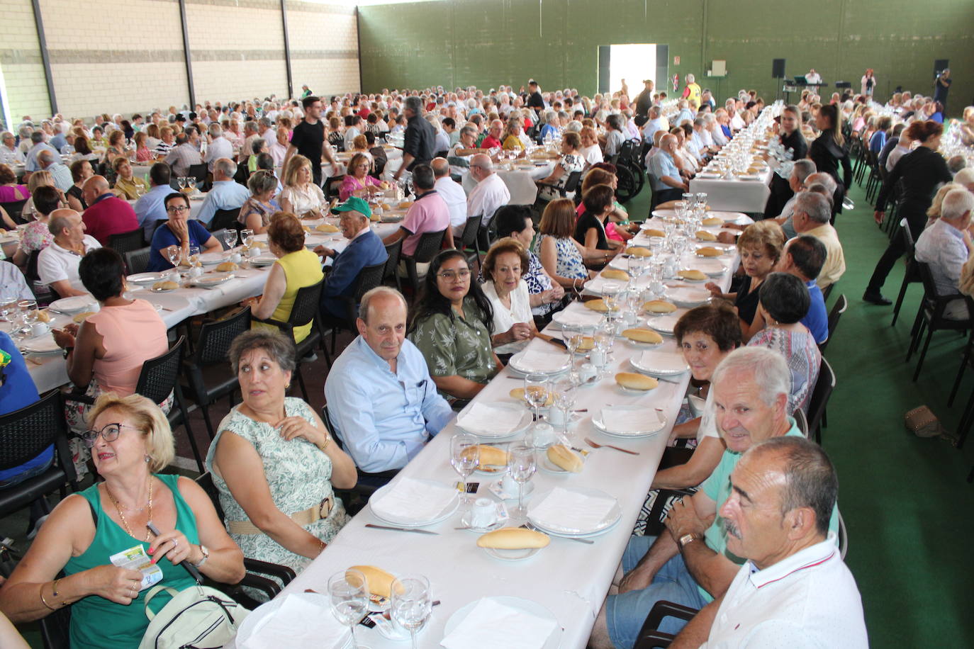 Guijuelo rinde homenaje a los mayores en el final de sus fiestas