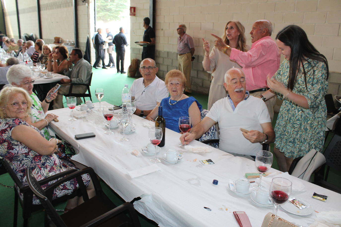 Guijuelo rinde homenaje a los mayores en el final de sus fiestas