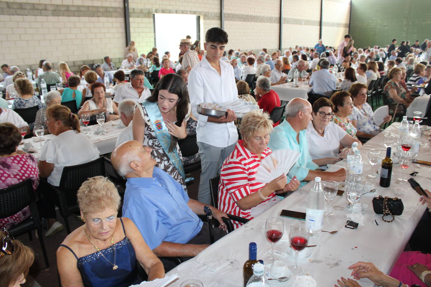 Guijuelo rinde homenaje a los mayores en el final de sus fiestas
