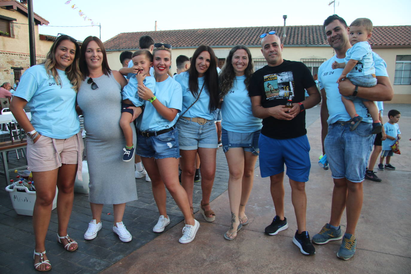 Las peñas y grupos de amigos, esenciales en las fiestas.