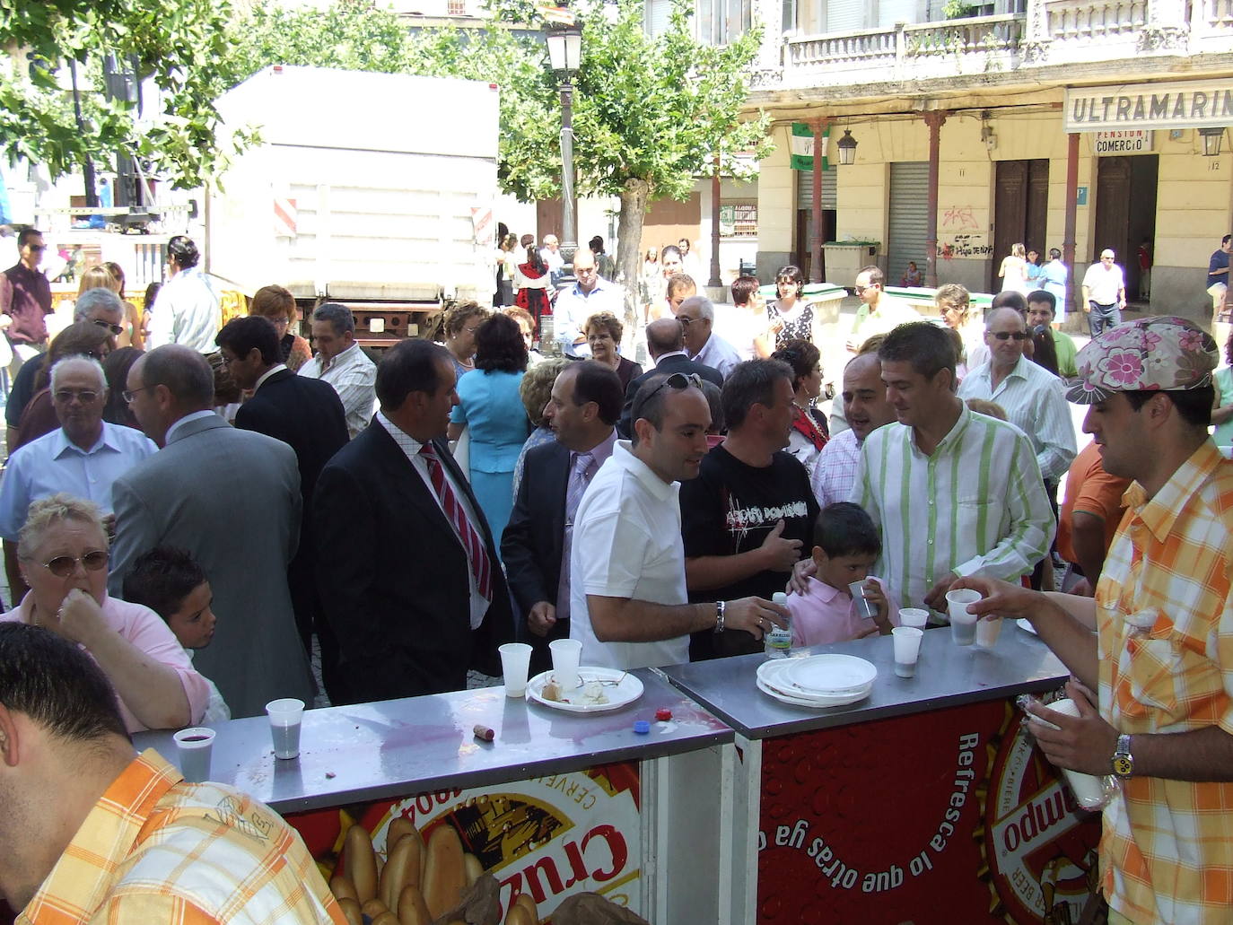 Los Kripendorf colaboraban en el vino de honor del día 15.