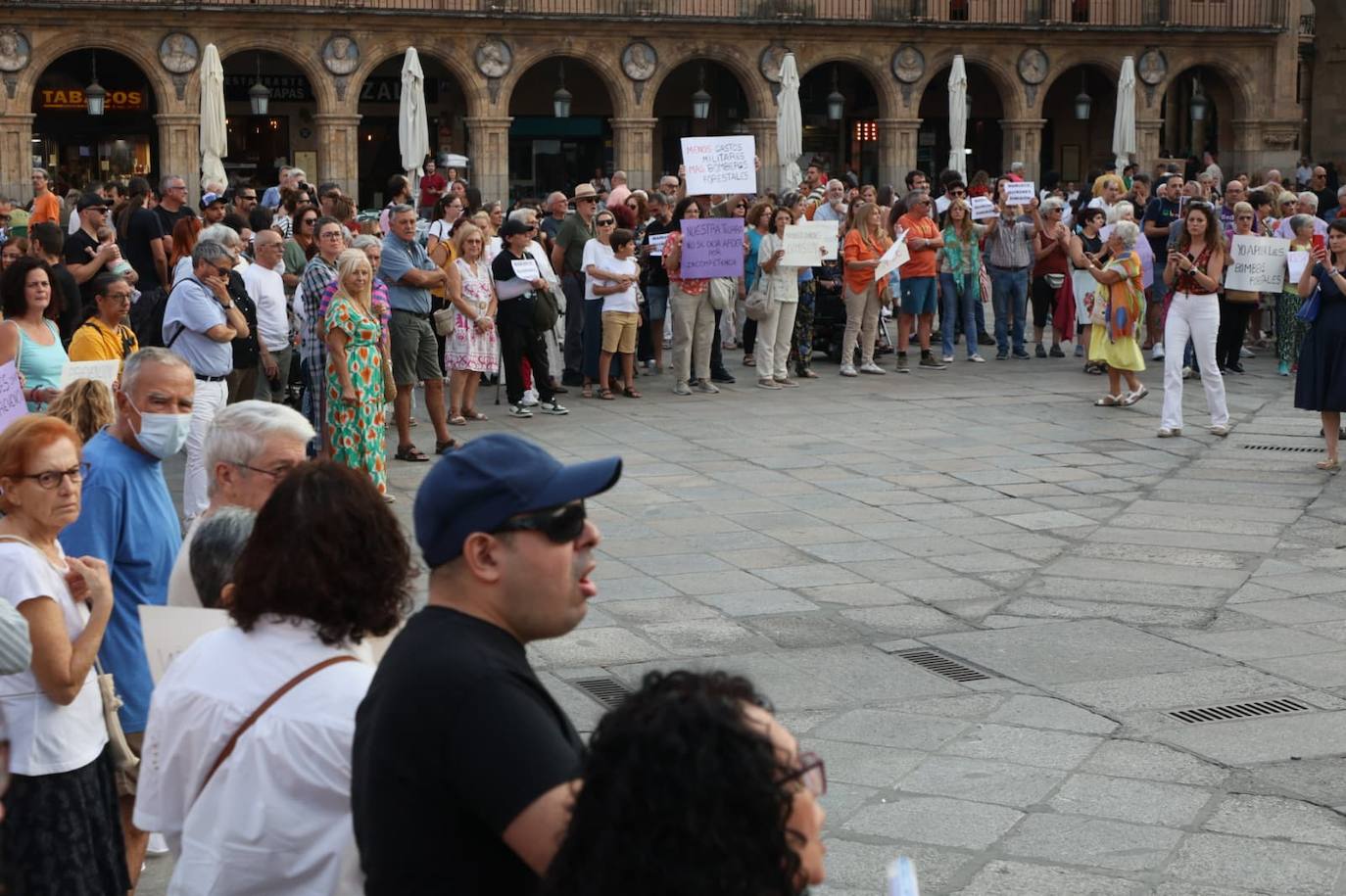 Podemos Salamanca exige explicaciones a la Junta por la gestión de los incendios con una concentración en la Plaza Mayor