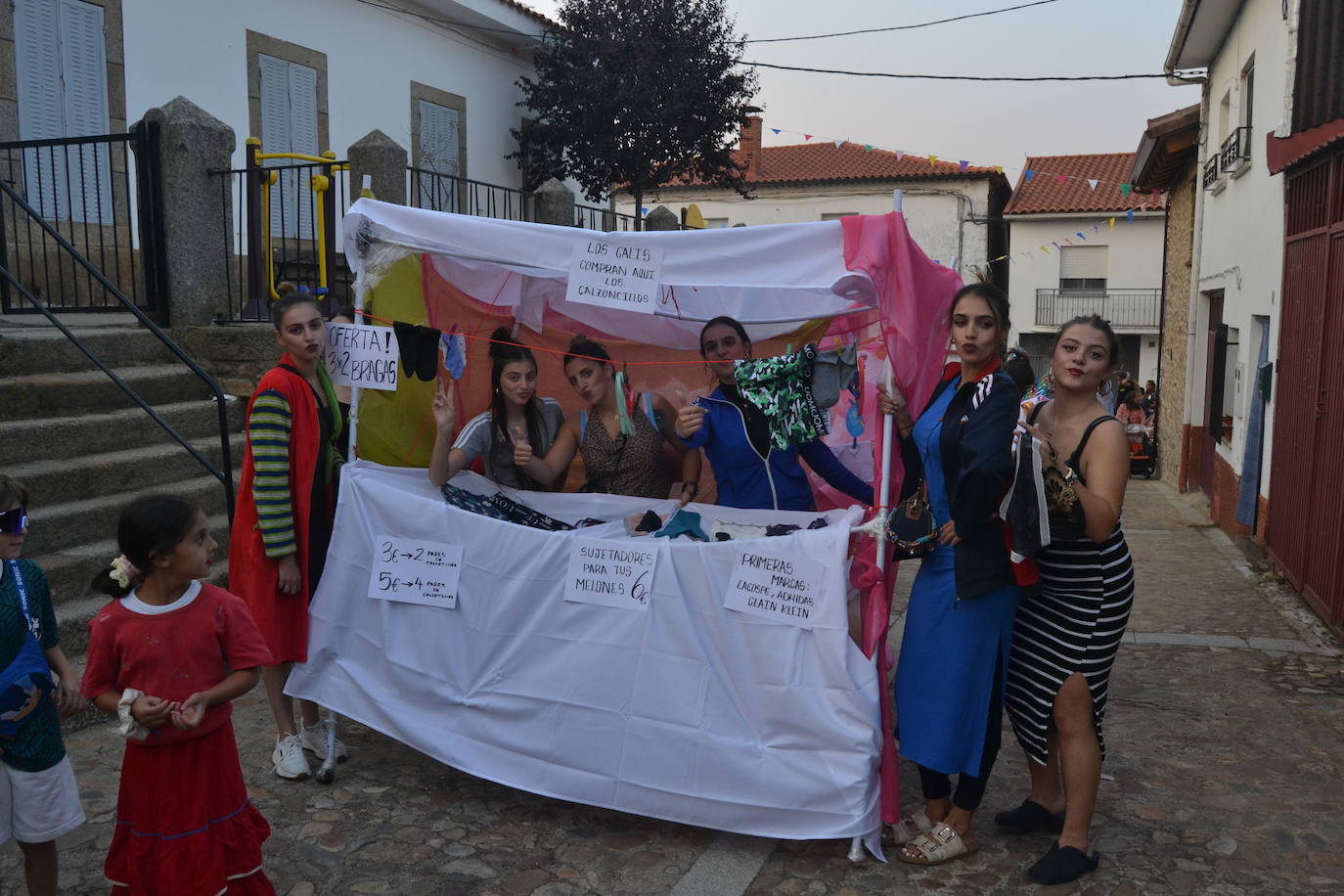 Los vecinos de El Cabaco, estrellas de las fiestas