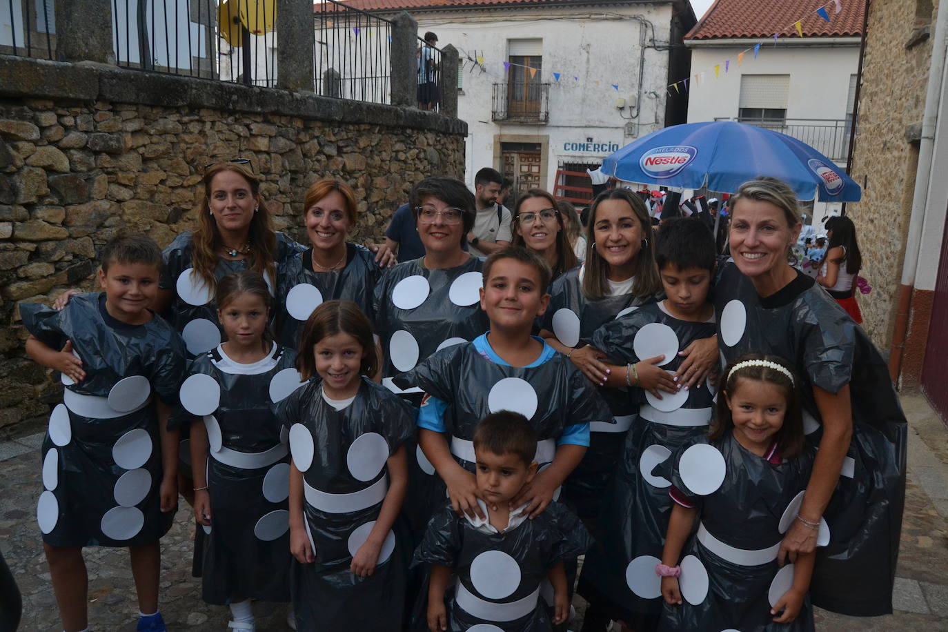 Los vecinos de El Cabaco, estrellas de las fiestas