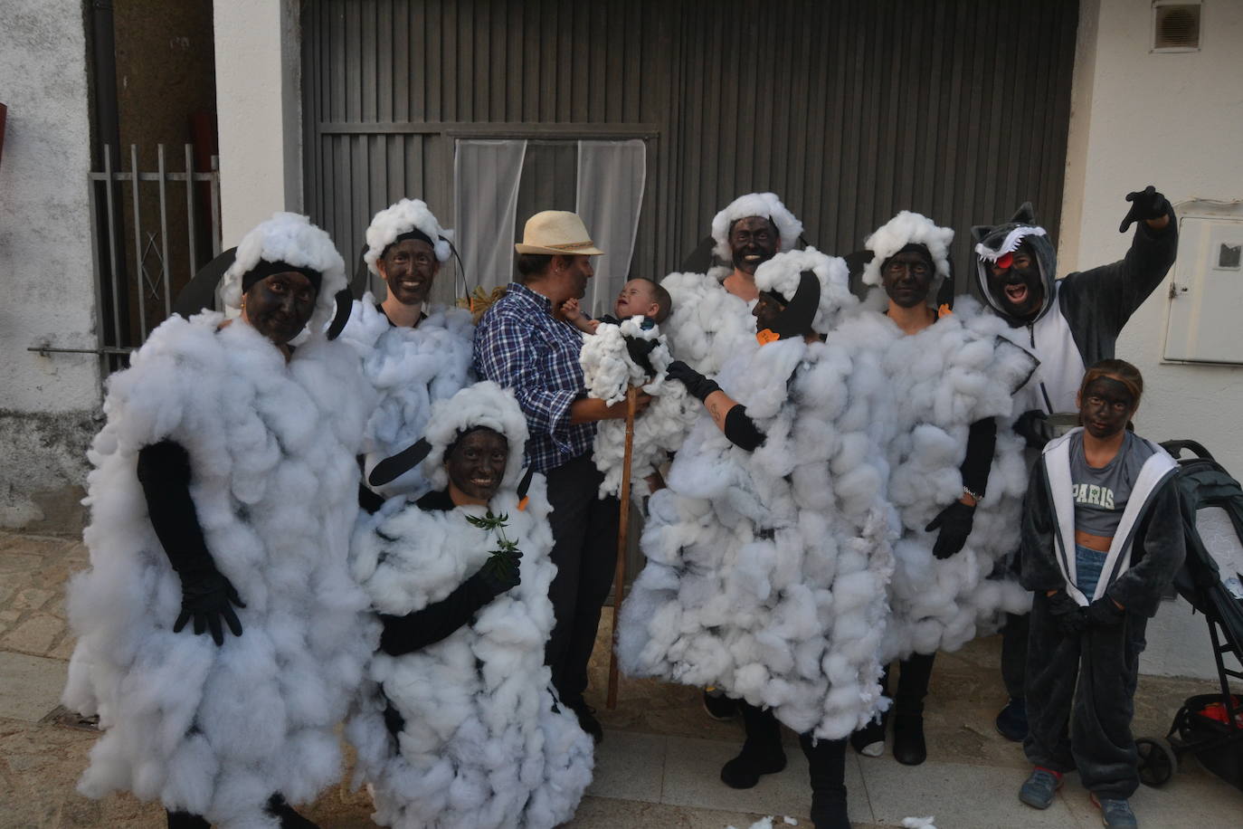 Los vecinos de El Cabaco, estrellas de las fiestas