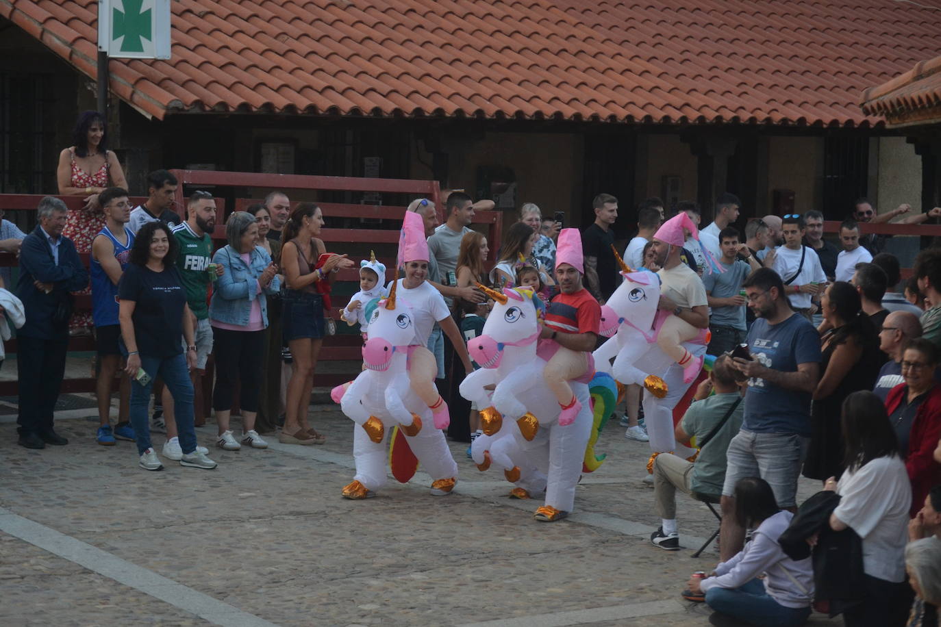 Los vecinos de El Cabaco, estrellas de las fiestas